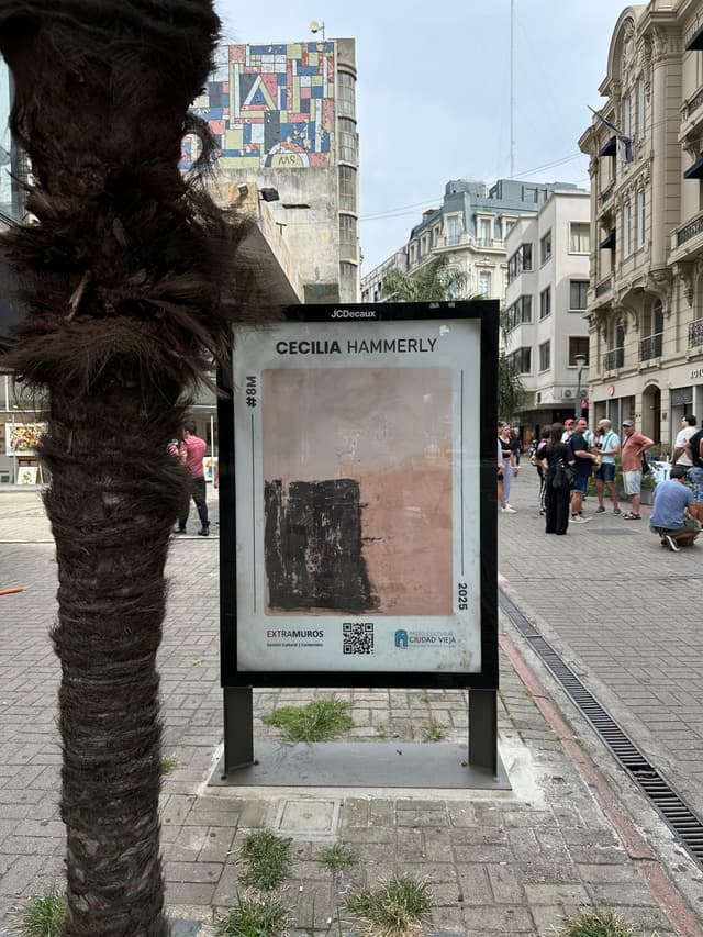 Desde marzo hasta fines de abril, el casco histórico se transforma en una galería a cielo abierto con la 6ta edición del Paseo Cultural Ciudad Vieja y Extramuros. En conmemoración del Día Internacional de la Mujer, ocho artistas plásticas y visuales tenemos el honor de ver nuestras obras reproducidas en los espacios de vía pública, celebrando nuestra voz y nuestra expresión a través del arte. Es un orgullo ser parte de esta intervención urbana junto a talentosas colegas.
